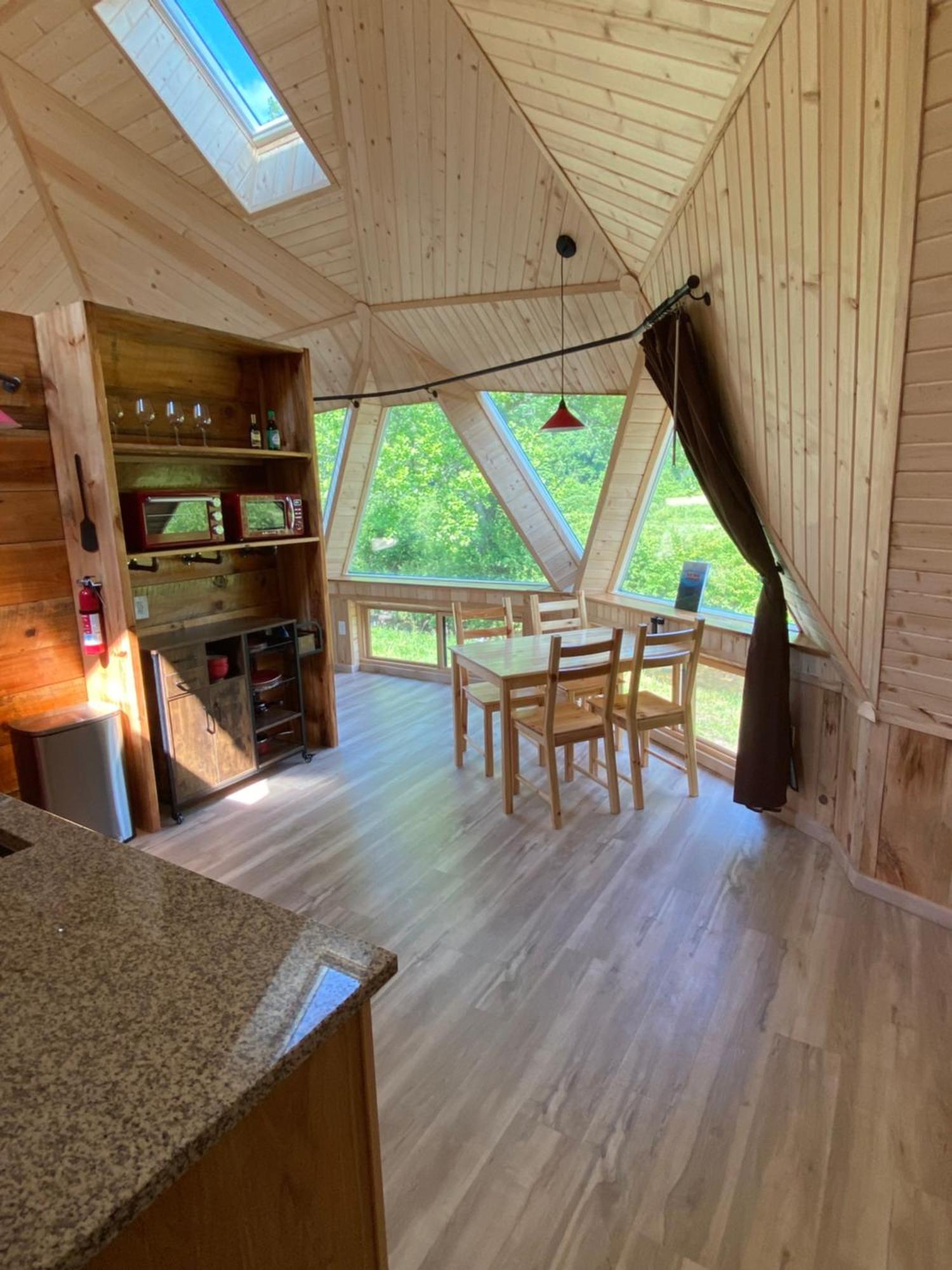 הוילה Topton Natahala Glamping Red Dome #23 מראה חיצוני תמונה